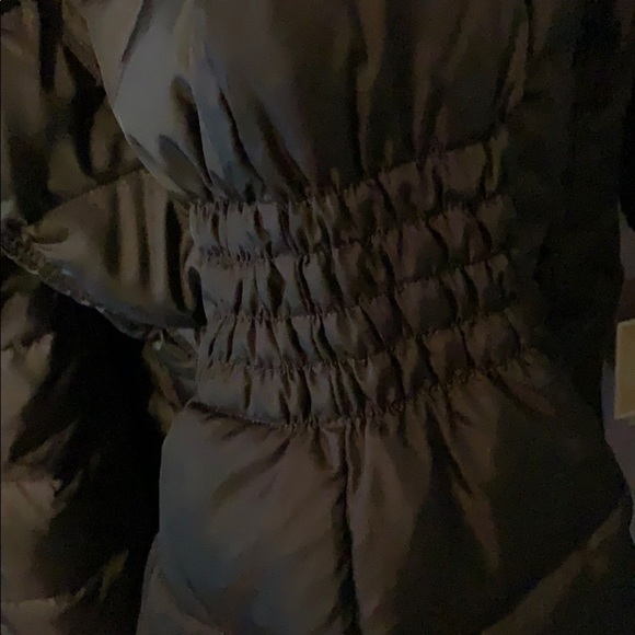 Michael Kors
Hooded Down Midweight Coat - Picture 6 of 6